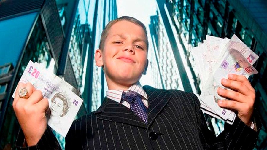 Niño con dinero
