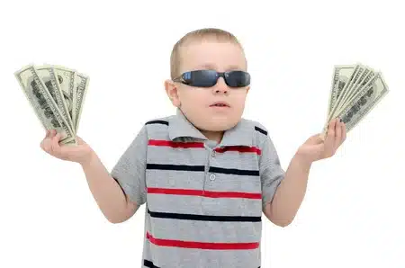 niño ganando dinero niño ganando dinero